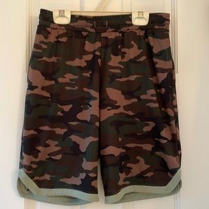 Gap Teen XXL camo shorts for boys.